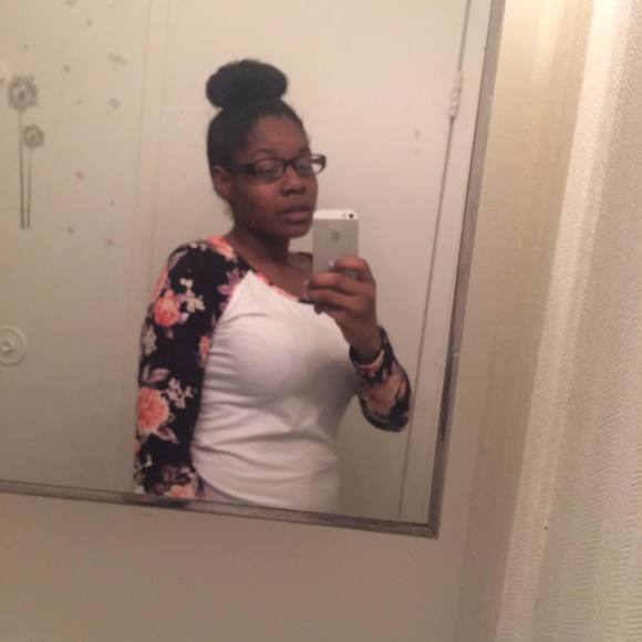 Meet your Posher, Nikkia - Picture 1 of 1